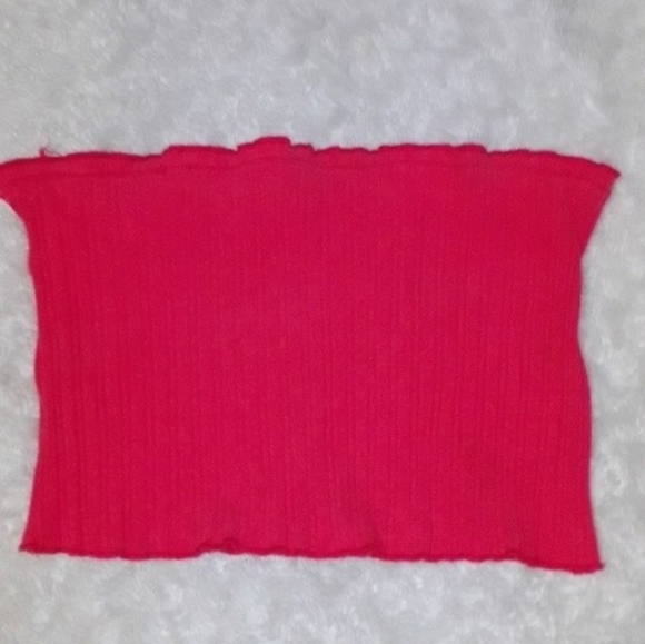 crop tops and boob tubes. - Picture 2 of 7